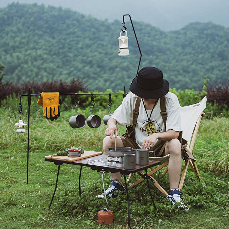 Yun Zheng Folding Table - Mobi Garden