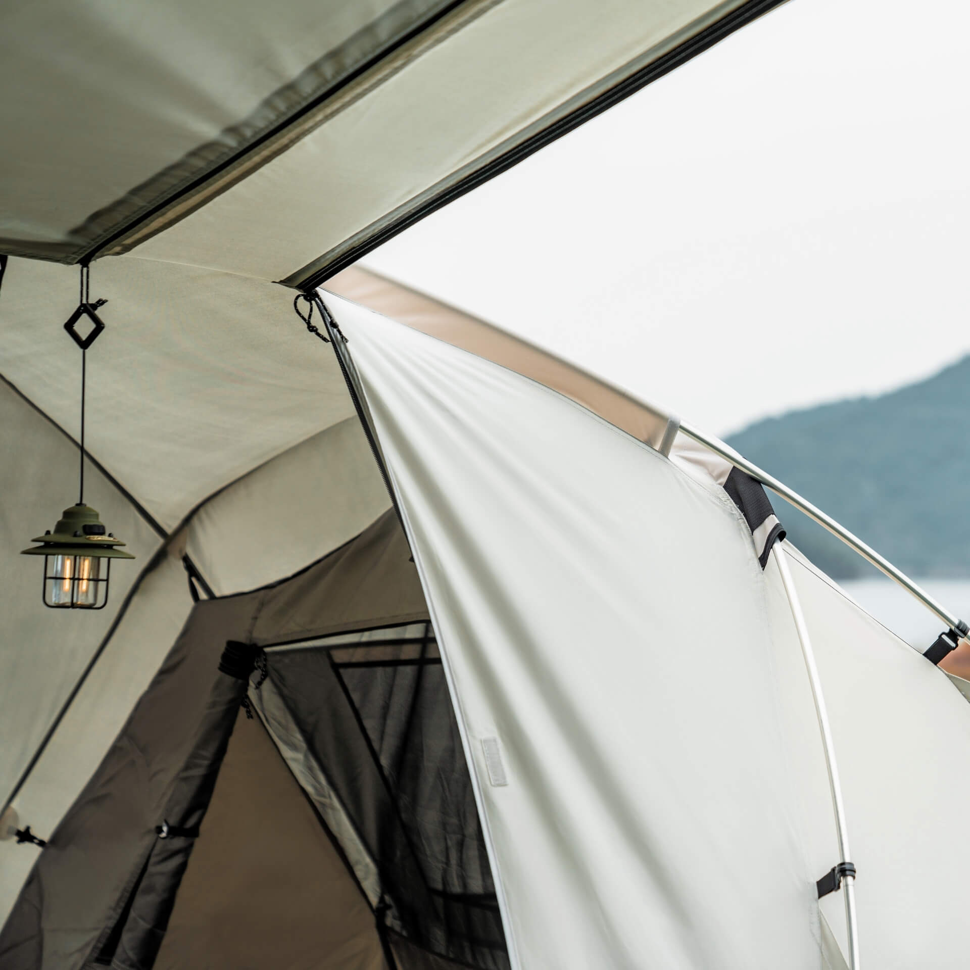 Aristocratic 4 - Mobi Garden