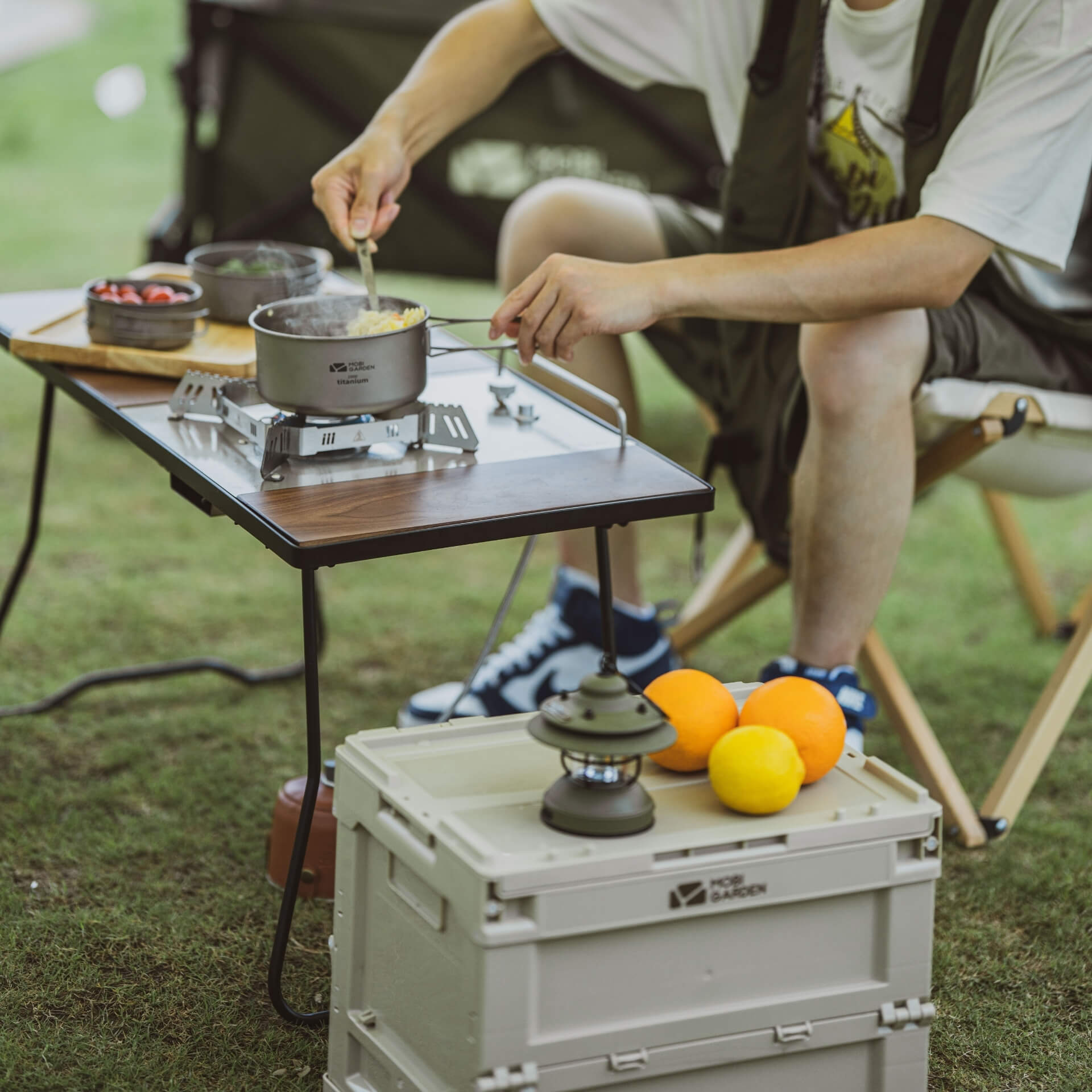 YunZheng Folding Table - Mobi Garden